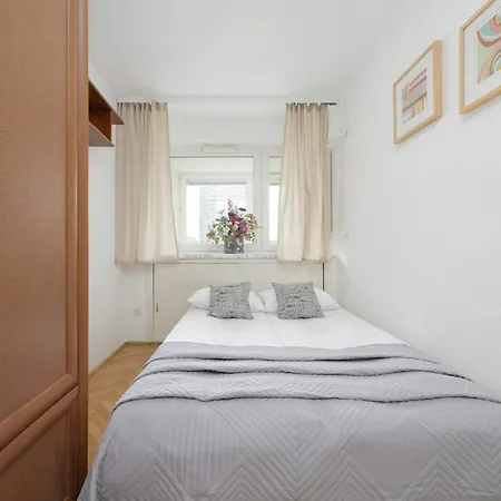 Downtown Near Metro With Balcony&ac By Renters * Warschau