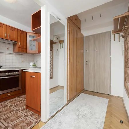 Downtown Near Metro With Balcony&ac By Renters