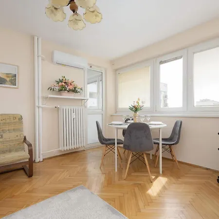 Apartment Downtown Near Metro With Balcony&ac By Renters *