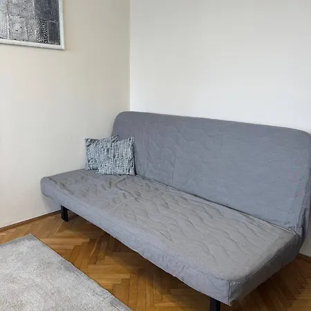 Downtown Near Metro With Balcony&ac By Renters