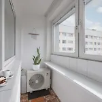 Downtown Near Metro With Balcony&ac By Renters Warschau