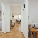Downtown Near Metro With Balcony&ac By Renters Apartment *